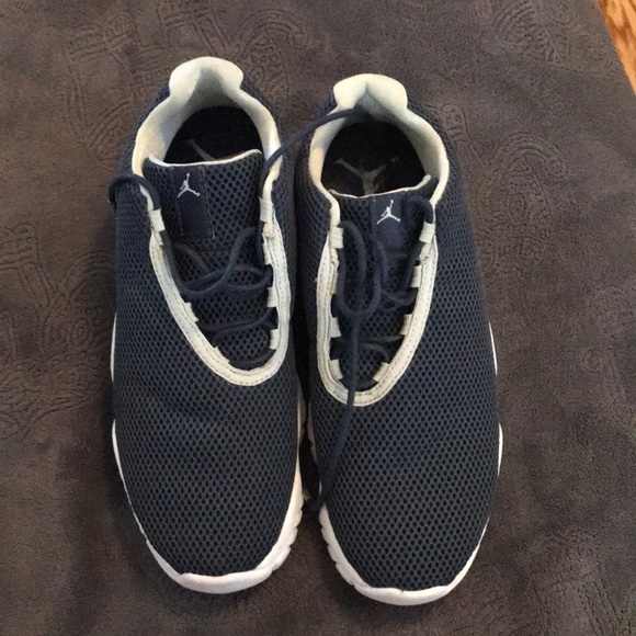 Jordan future sneakers - Picture 2 of 4